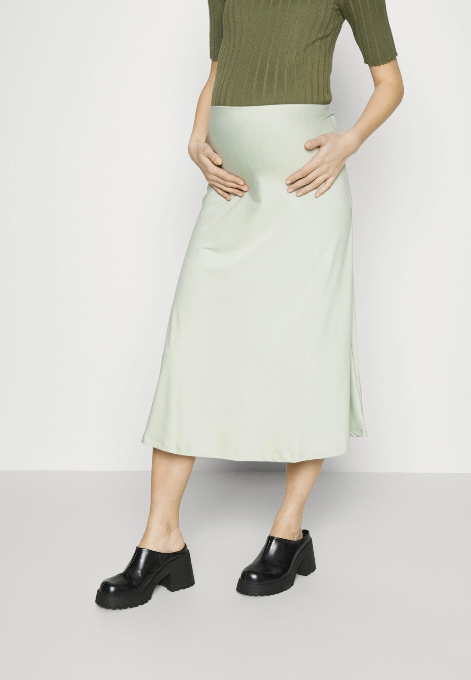 Falda Acampanada - Light Green 1 Falda Acampanada - Light Green