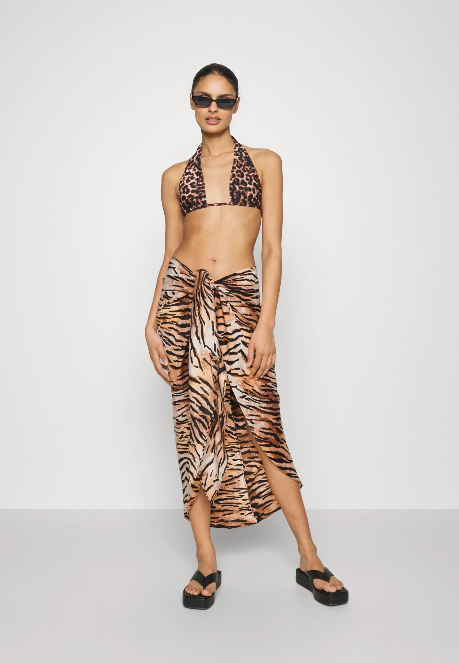 Anna Field Geo Print Sarong / 917 - Multi-Coloured - Falda Cruzada - Multi-Coloured 2 Anna Field Geo Print Sarong / 917 - Multi-Coloured - Falda Cruzada - Multi-Coloured - Imagen 2