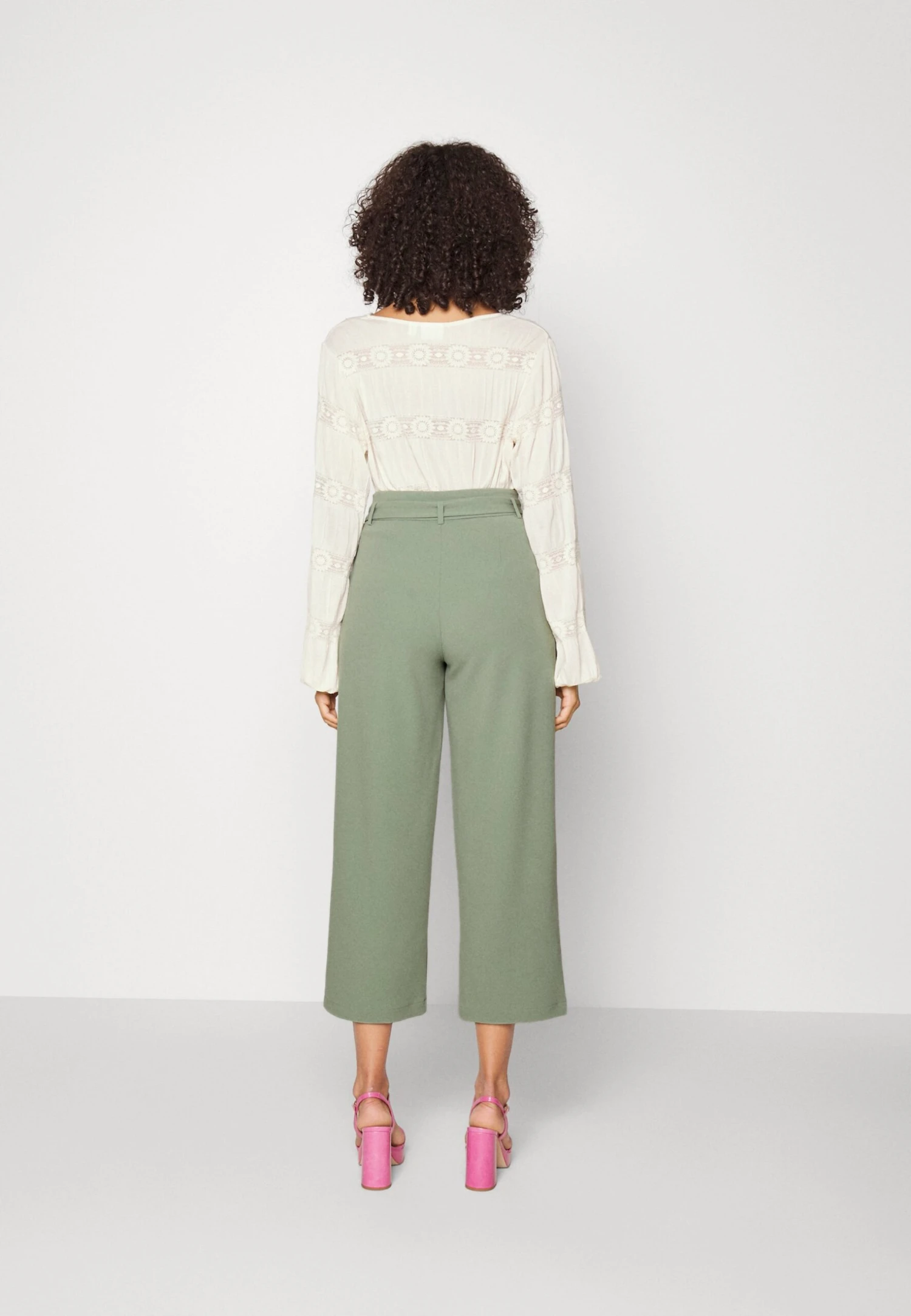 Pantalones - Green 3 Pantalones - Green - Imagen 3