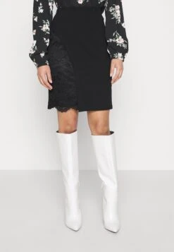 Panel Asymmetric- Minifalda - Black