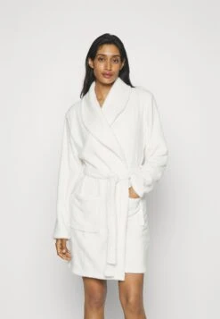 Anna Field Albornoz - Off-White