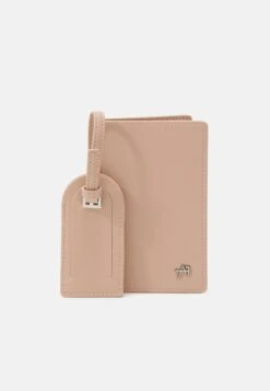 Anna Field Passport Case And Luggage Tag Set - Funda Para Pasaporte - Pink